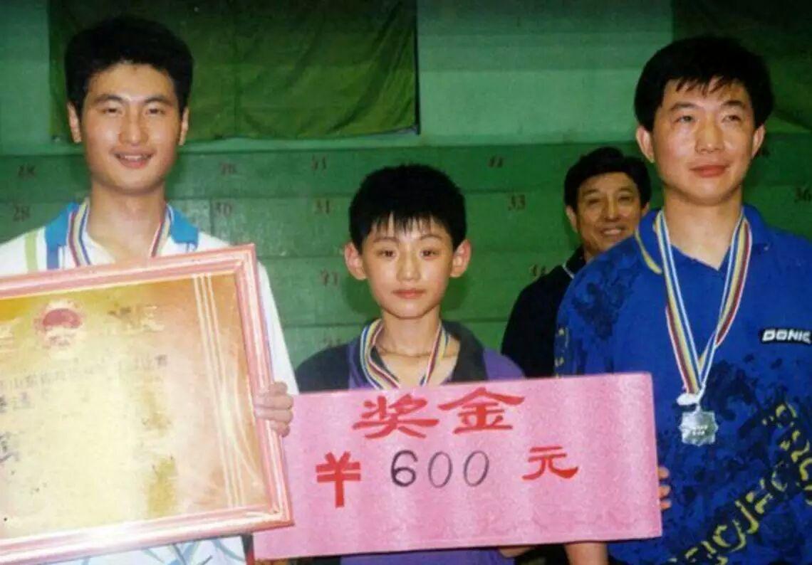 乒乓球运动员樊振东改年龄了吗?