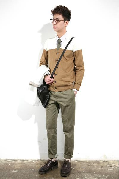 牌子衣服推荐男生去哪买 b6b1aea4d9f8811f222e8a91cd66a2f9_b.jpg