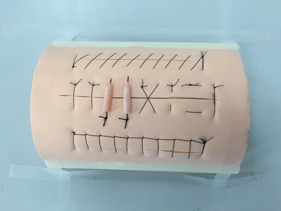 从打结笨拙的外科菜鸟成长为会熟练做好中小手