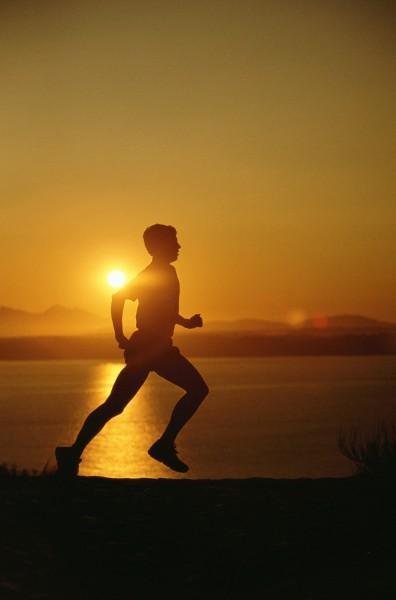 如何才能跑得快又跑得久 b7b36102d32bc18c76b21f7eabc188c4_1440w.jpg?source=172ae18b