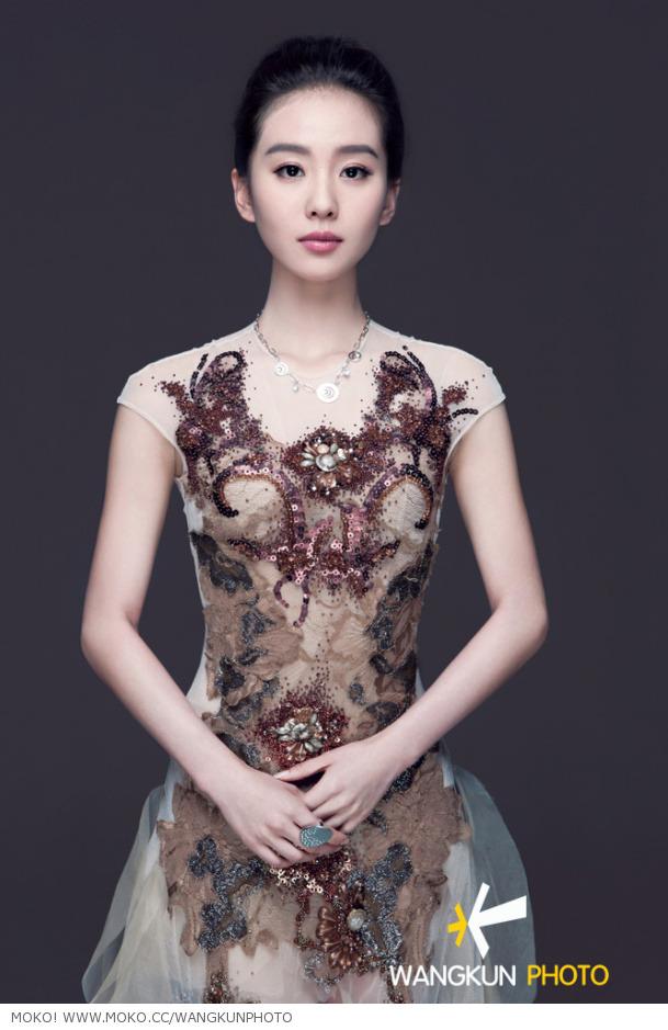 刘诗诗GQ封面裙子的牌子是什么? - 衣服 - 知乎