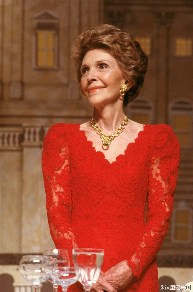 如何评价里根夫人南希·里根 (nancy reagan) 的一生?