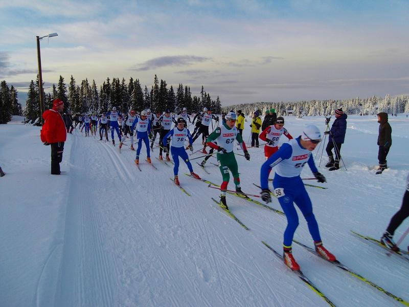 我在净月爱游戏- 爱游戏体育- AYX爱游戏体育官方网站潭找到了冬天的N种可能…