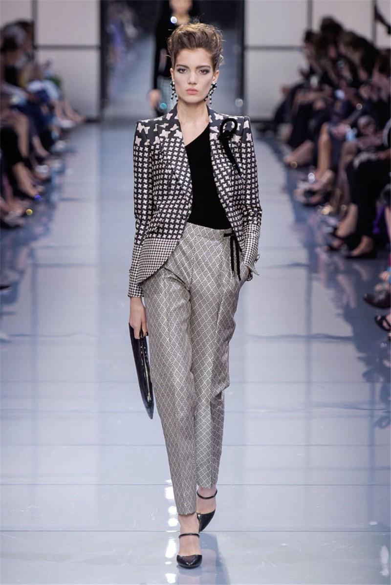 阿玛尼高定 (giorgio armani prive) 2016秋冬高级订制系列继续为我们