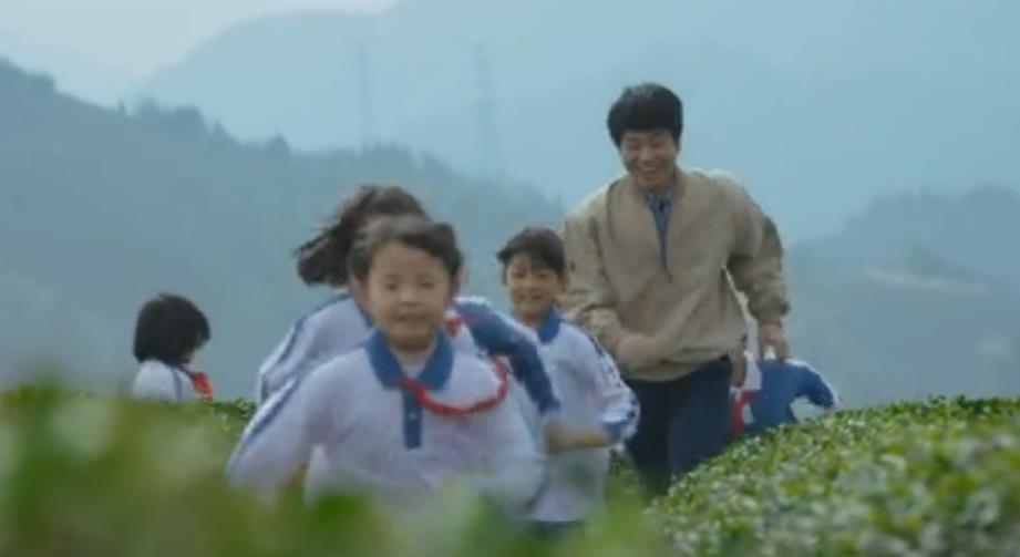 期间一系列让故乡,成为有梦的地方 的公益广