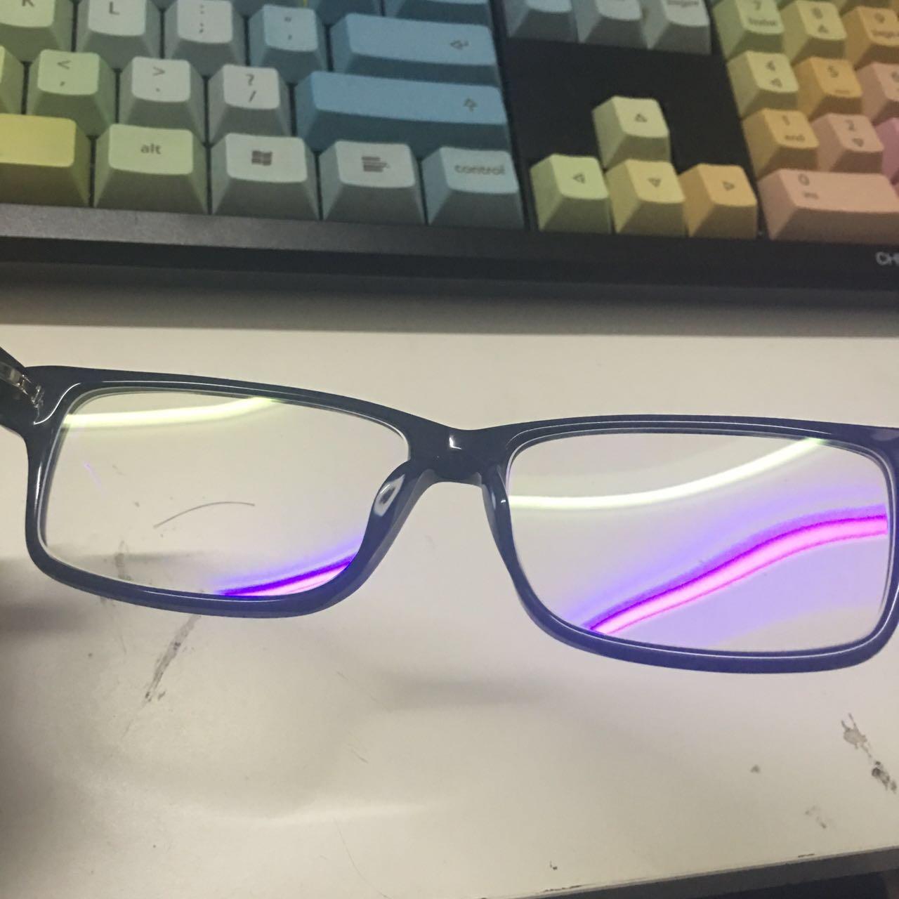 深圳兄弟高登眼镜配的依视路A4镜片,求鉴定是