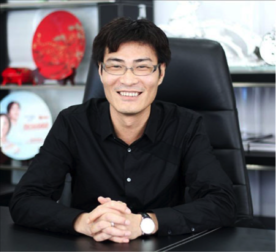2006年,潮汕人陈廷桂在广州创立温碧泉品牌.