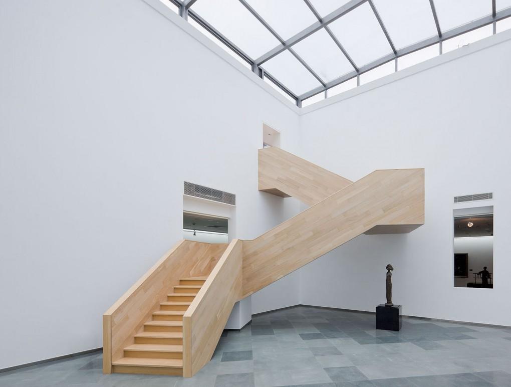 图与柯神的很类似回到主题,在加歇别墅的最初一稿中有一张庭院的场景