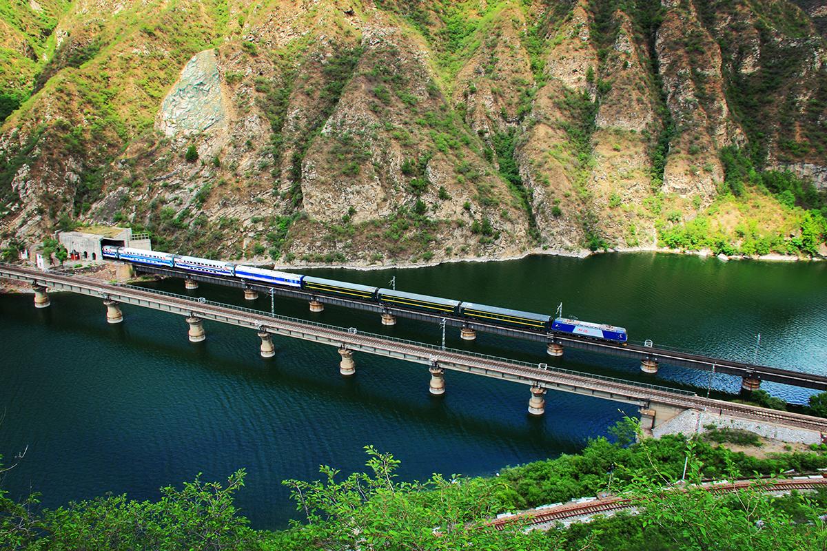 你在国内乘火车时拍到过哪些美景