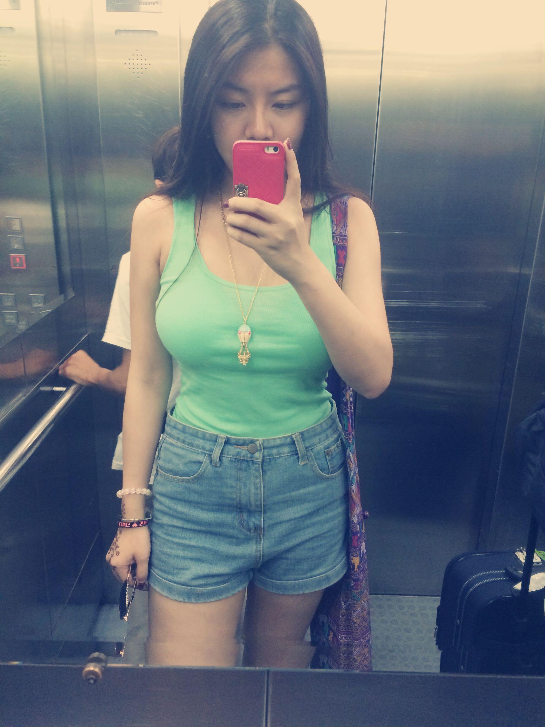 瘦且胸大是种什么样的体验