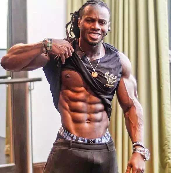 世界公认第一美男孩 dcacc902c0b8a5296ad89fa23604f591_r.jpg