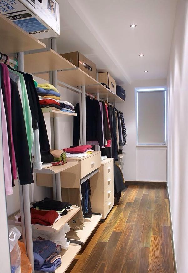 既然这么宽敞,给你看看几个宽敞的衣帽间