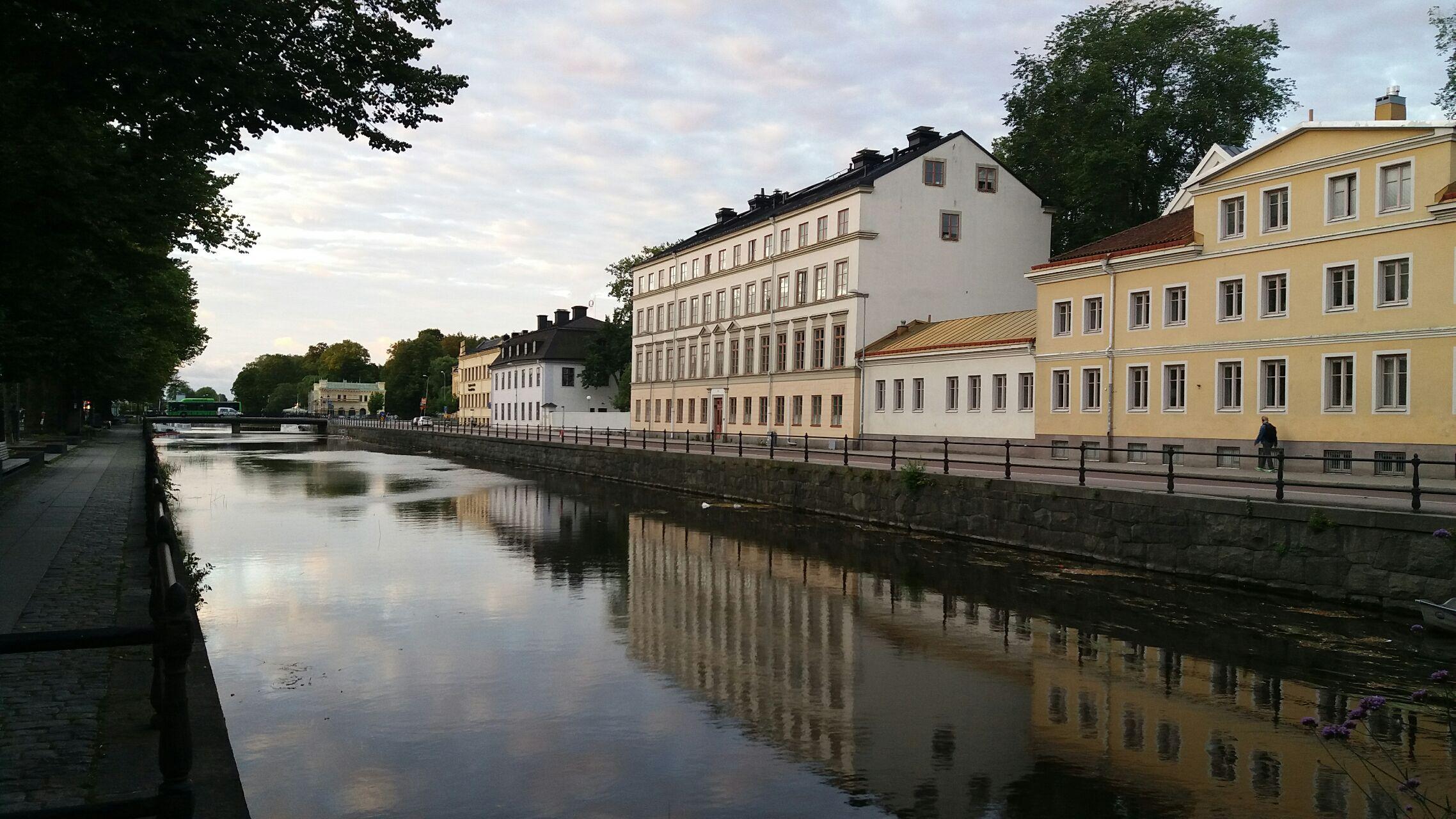 在一所风景特别美的学校读书是一种什么体验?