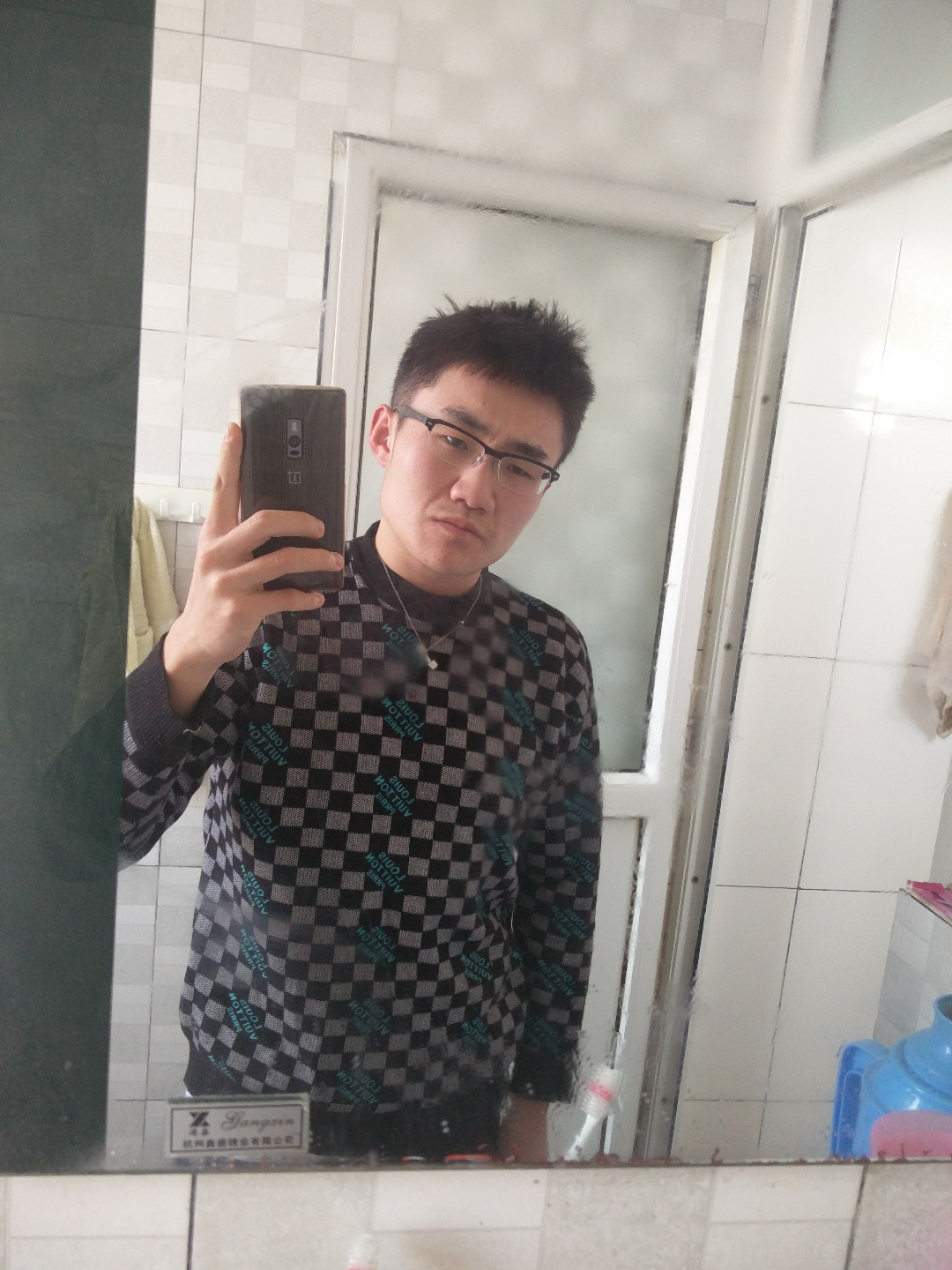 有没有身高165左右的男人体重160以上但看起来一点都不胖的