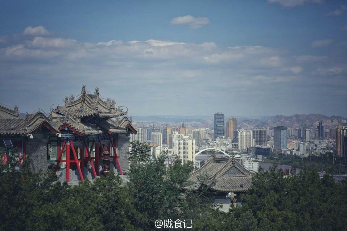 e9fd6295d96d6b7750723158346f7b27_r.jpg