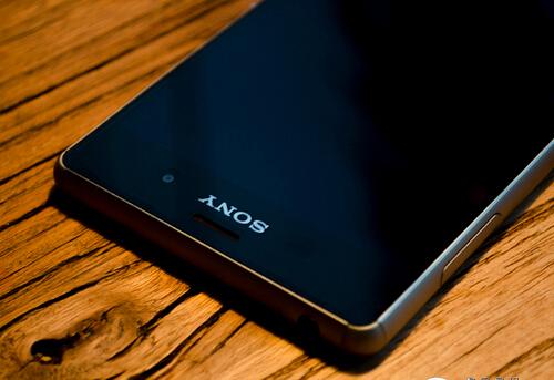 索尼z3,不买国行,日版最便宜,2500内,金属边框,前后玻璃,防水,1080p屏