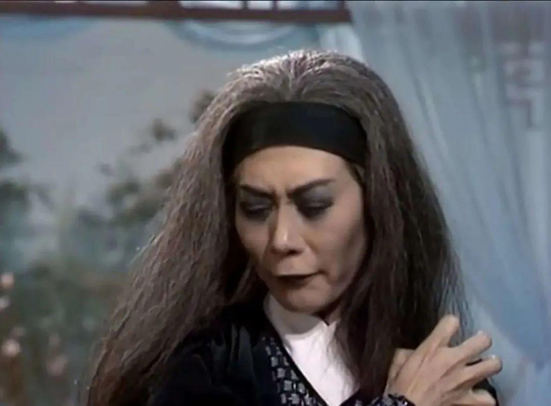 的半部《九阴真经》,二人的行为使得黄药师大怒,把另外四名弟子曲灵风