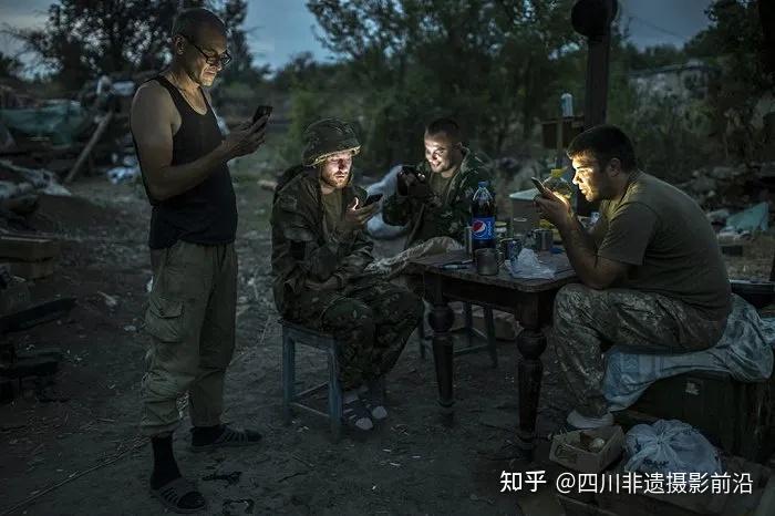 人文纪实俄罗斯战地记者镜头中的乌克兰冲突