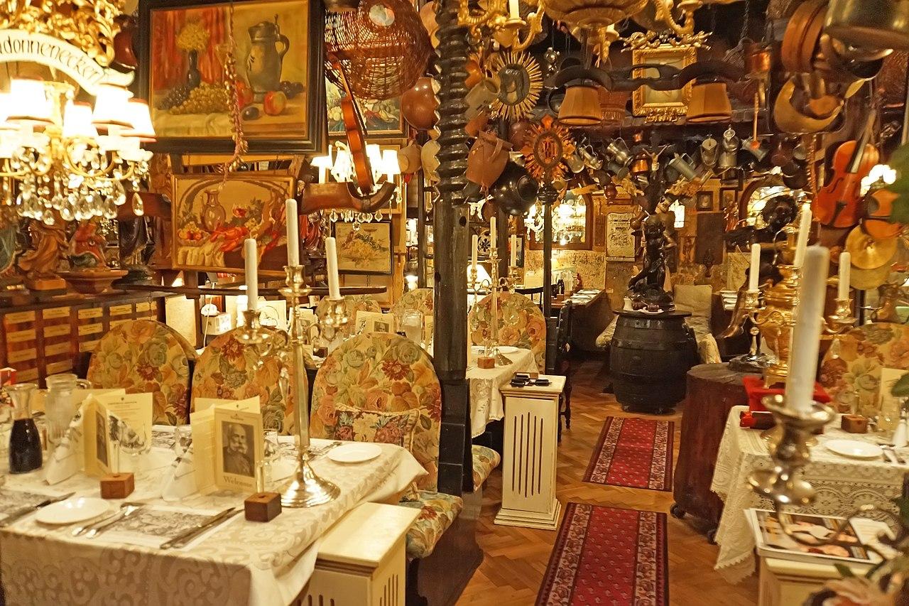 不像宫殿的博物馆不是好餐厅维也纳的百年红顶商人餐厅让你大开眼界噢