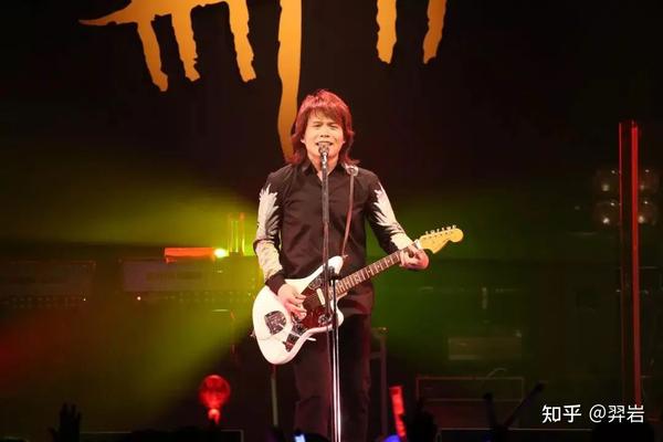 歌手伍佰:演唱会不用自己开口唱,凭啥火了29年? - 知乎