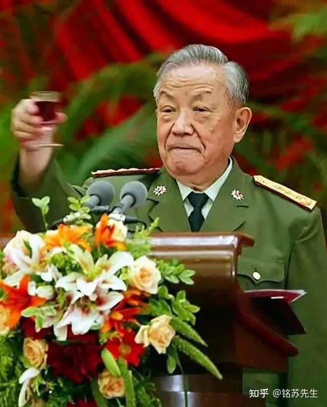 迟浩田原本只想当个教书匠,为赶跑日军弃笔从戎,后当上国防部长 - 知乎