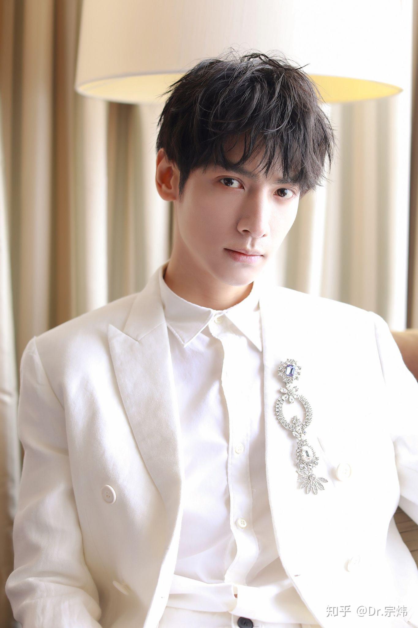 饭圈男神罗云熙颜值是否百分百