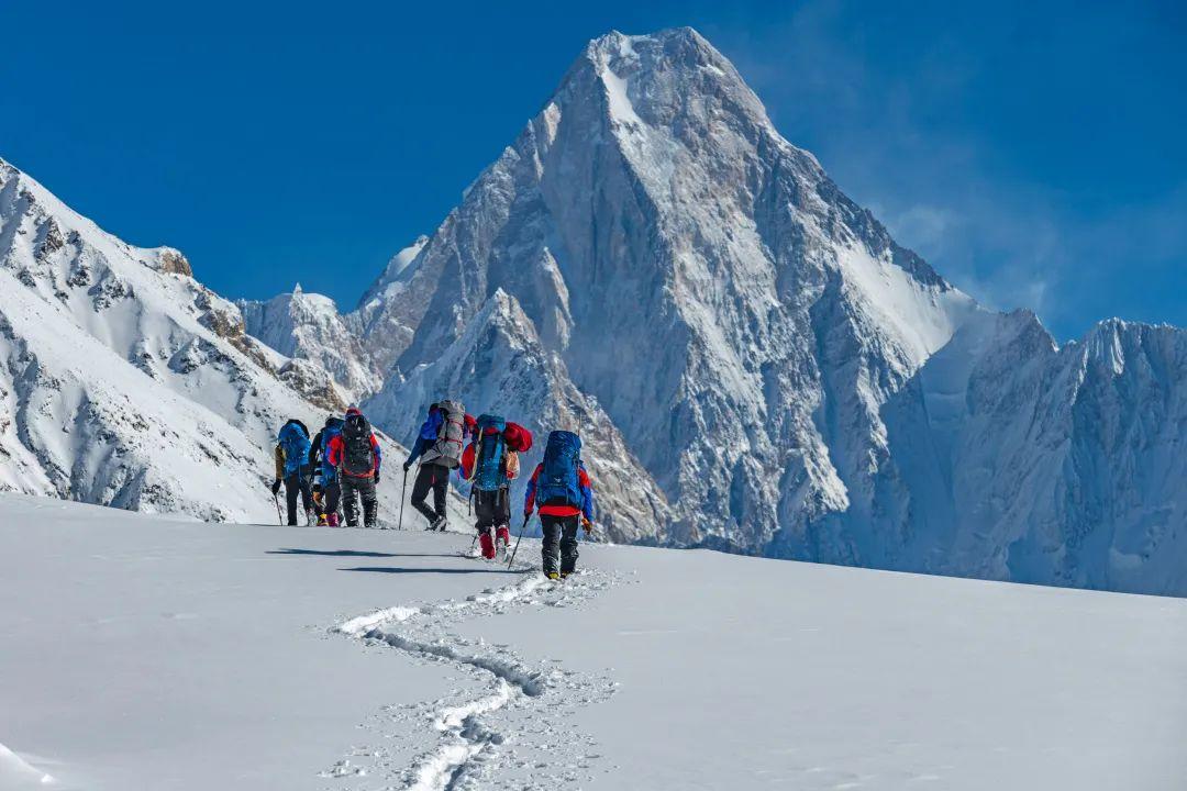 从工地打工到冬攀k2疯人院长高立的攀登人生