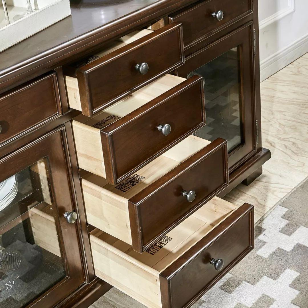 在家具行业的激烈竞争下,熙和家具始终如一.