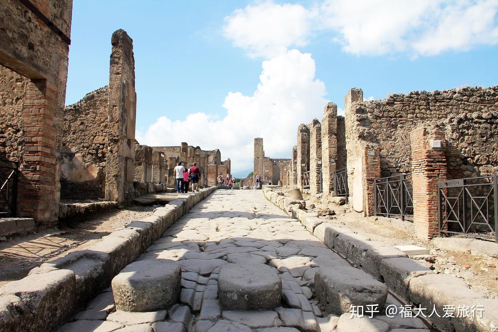 庞贝古城一夜消失考古发掘270年有居民变身水泥木乃伊