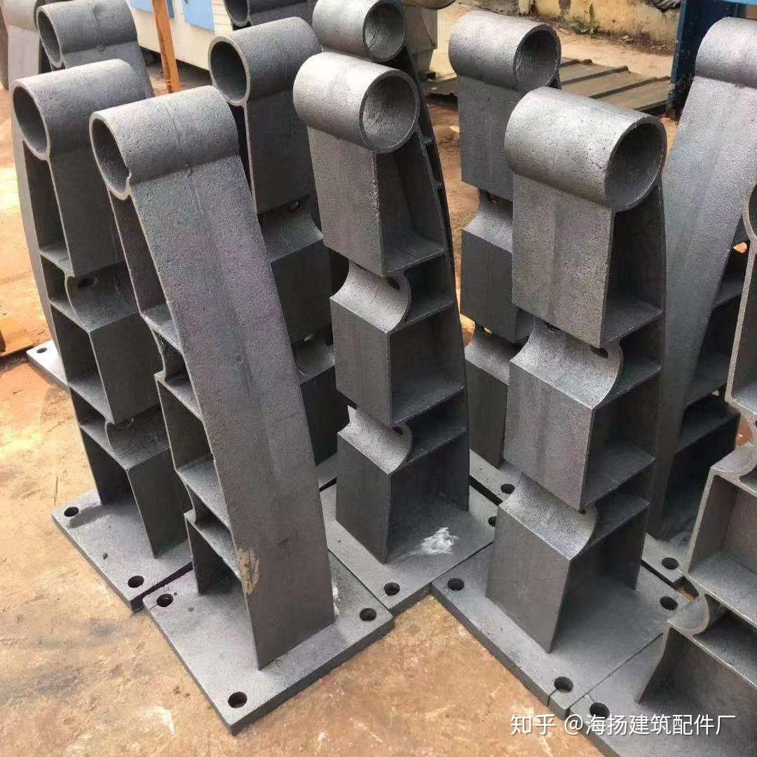 路桥护栏支架桥梁铸钢立柱