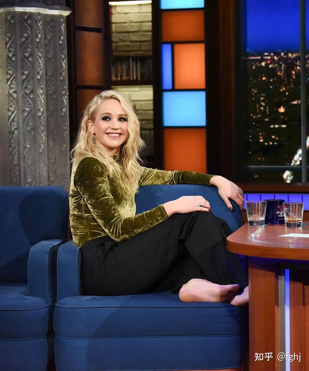 詹妮弗劳伦斯的玉足6