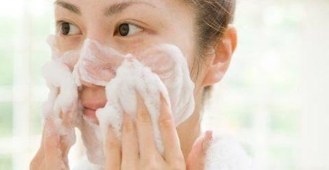 连卡佛柜姐:别让错误洗脸毁了你的皮肤!