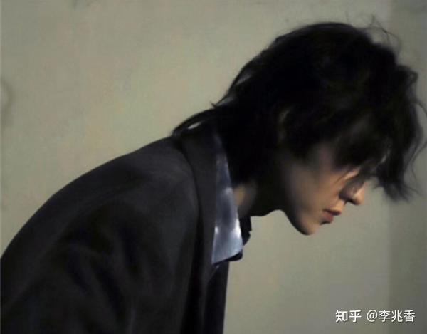 气质男士网名(男生气质的网名，很好听有风度的男生昵称)