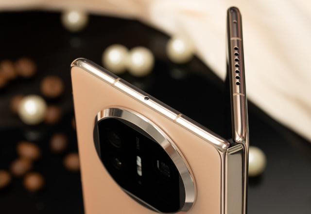 华为matex5四曲折叠屏麒麟9000s跌价千元顶配折叠旗舰不贵了