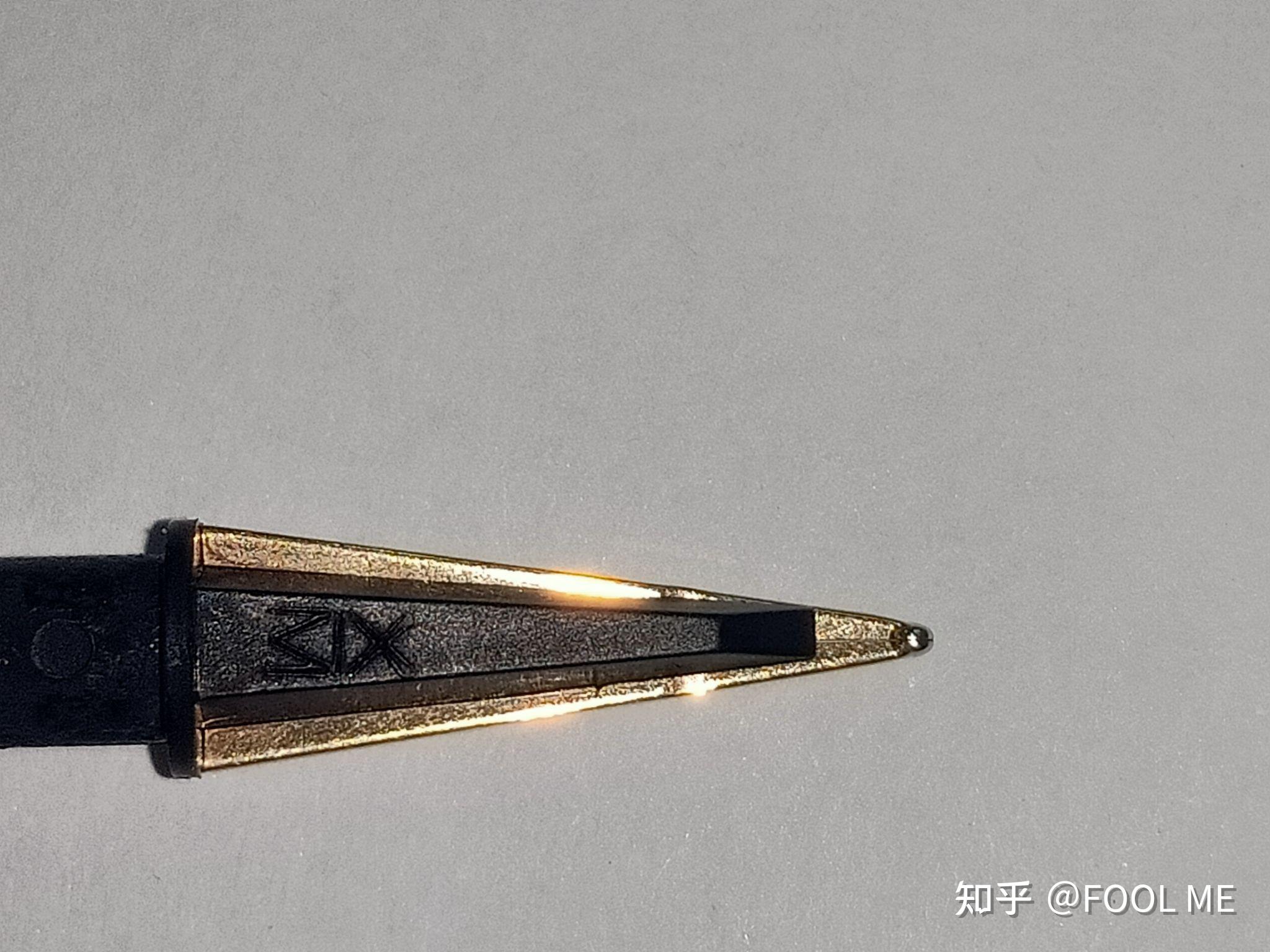 但是当新的这一支180到手后,我发现,这支笔的笔尖竟然和大部分老派克
