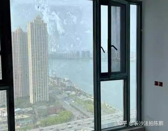 长沙最贵一套江景大平层1435万,同栋法拍房只要392万 - 知乎