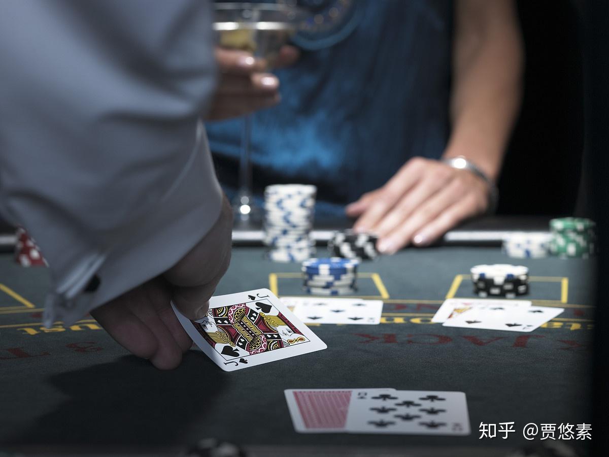 赌博,掷骰子赌博游戏照片摄影图片_ID:142183715-Veer图库
