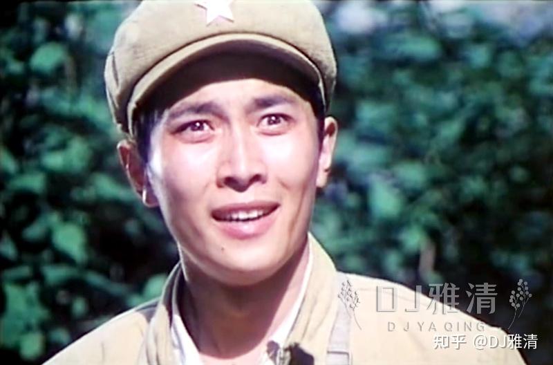 直到1984年通过出演谢晋执导的《高山下的花环》中的赵蒙生一角,才