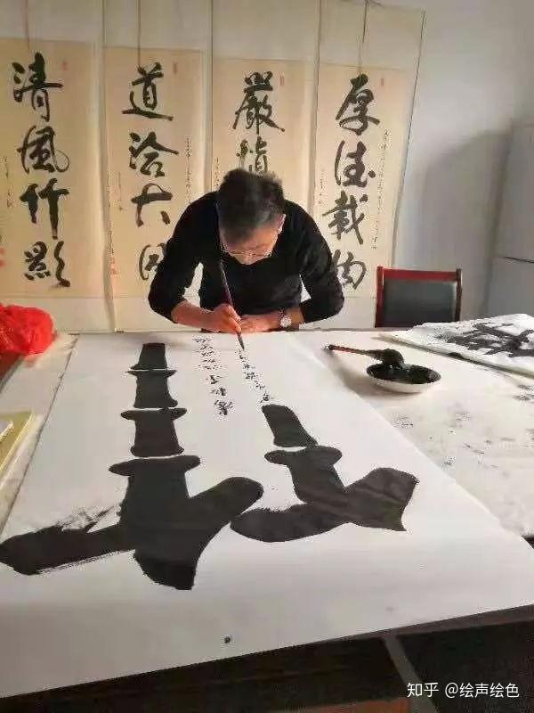 著名书法家徐勇笔歌墨舞落纸云烟