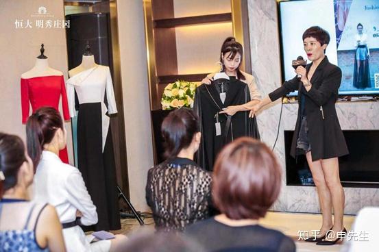 多位新秀在夏季联赛中崭露头角预示未来格局变化