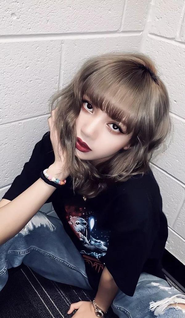 人间芭比lisa很美 但小松菜奈的眼睛会说话 知乎