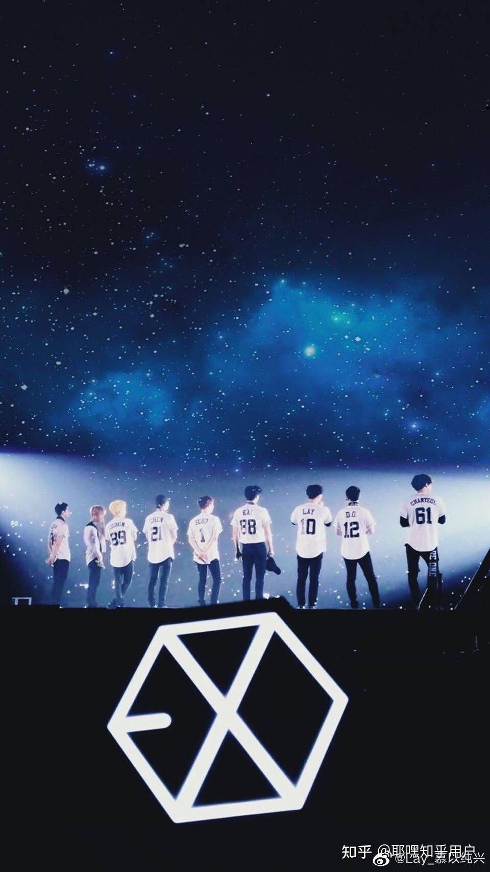 请问有哪些exo合照适合当朋友圈背景的