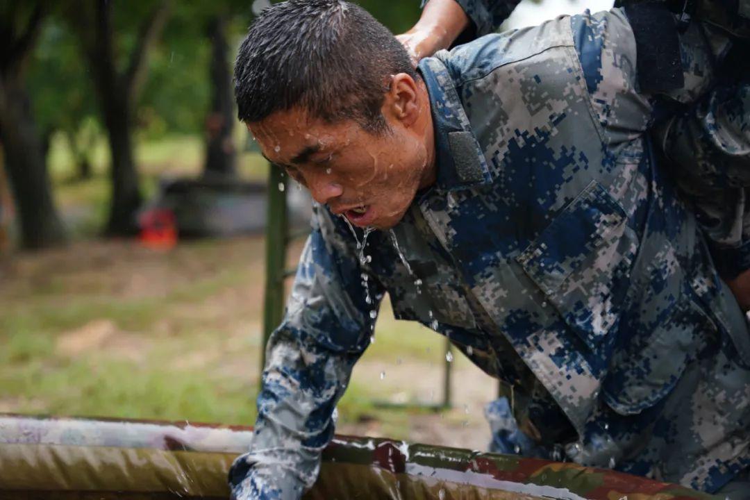 從紀炮長到空軍獵人只有他自己知道經歷了什麼