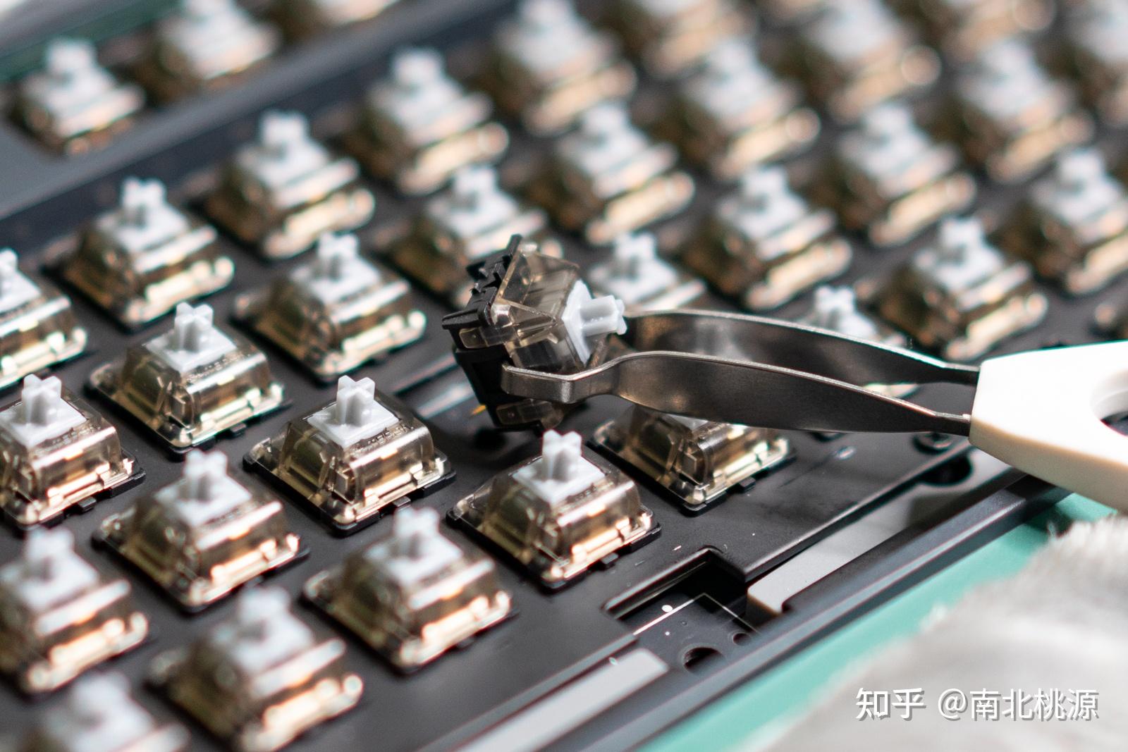 618值得入手的客制化键盘杜伽k610w机械键盘拆解
