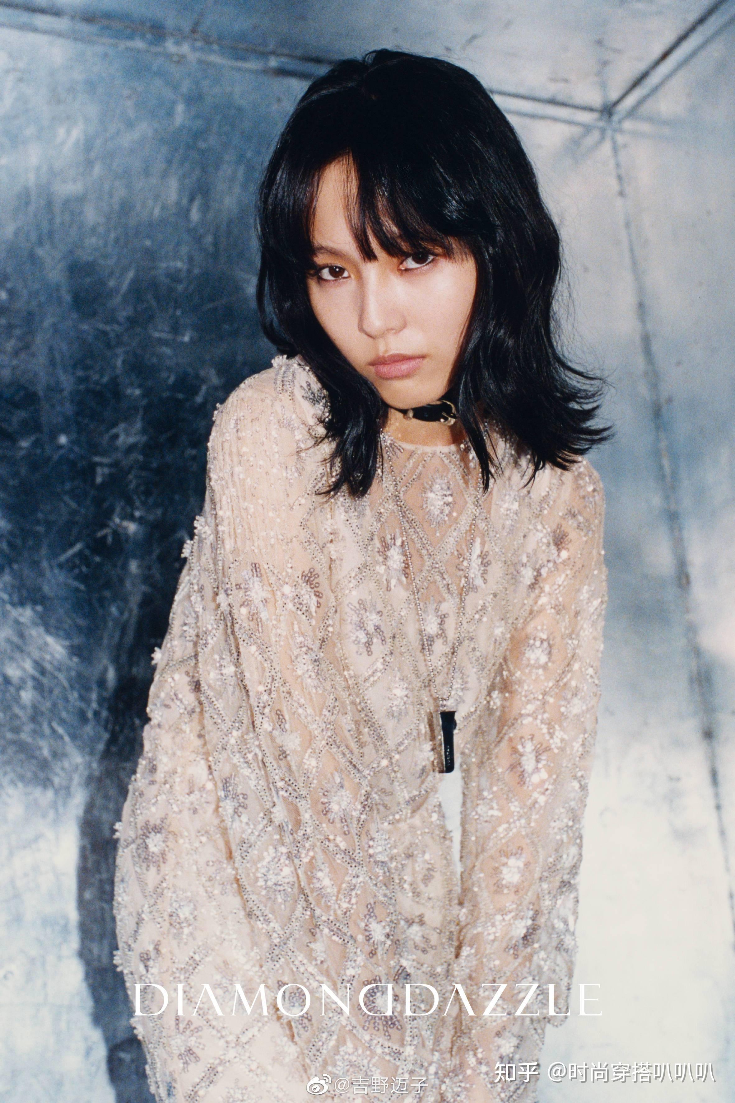 00后超模赵佳丽大片曝光骨大肉少身材好简直就是刘雯接班人