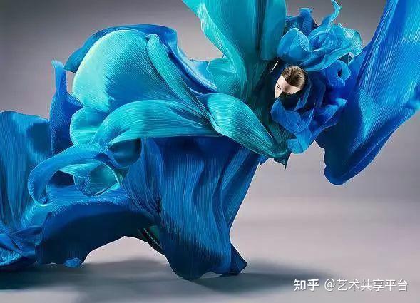 日本著名时装设计师三宅一生因癌症去世,享年84岁 - 知乎