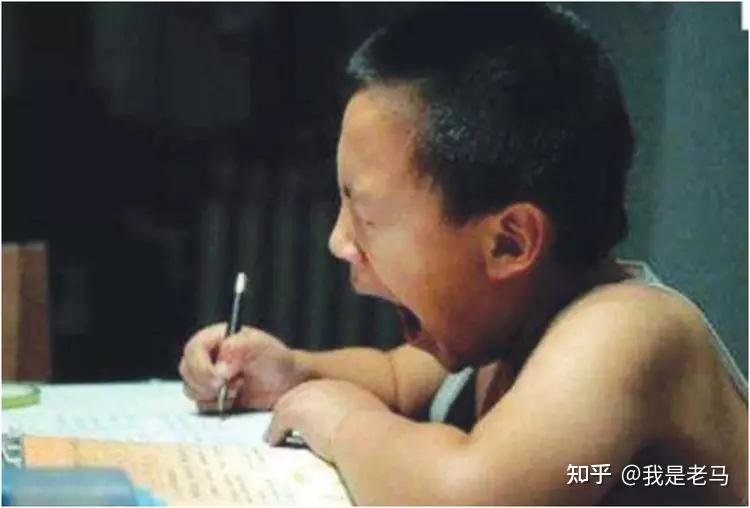 孩子每天写作业到凌晨,家长崩溃:作业都带回家写,在学校干啥了 - 知乎
