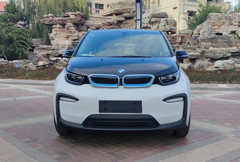 预算30万元左右选择入手2020款宝马i3车主外观真科幻