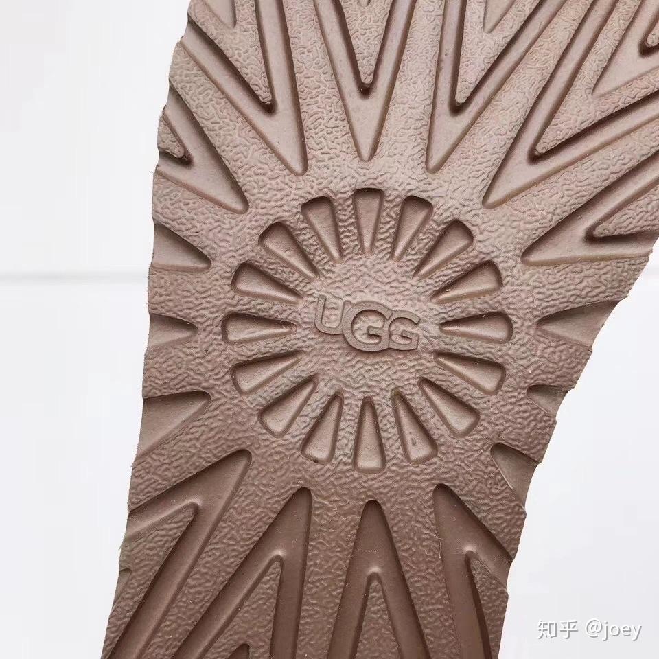 uggtre轻翼鞋底好在哪