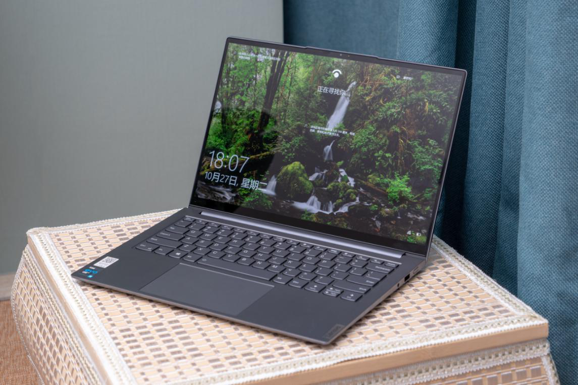 屏幕超速了影音娱乐还得看yoga14s2021